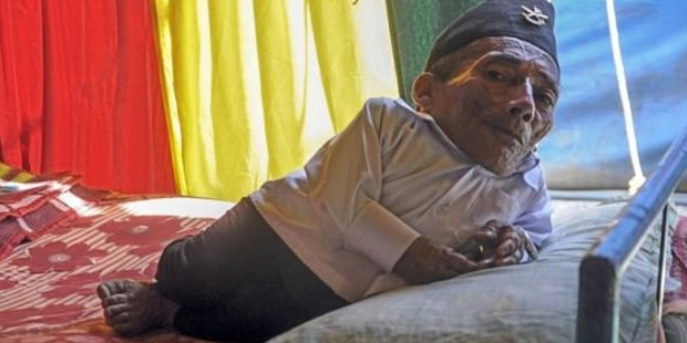 Hindistan’da Dünya’nın En Kısa Adamı Hayatını Kaybetti