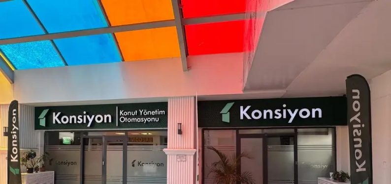 Site yönetim programı muhasebenin ötesine geçti: Plaka tanıma, bariyer ve havuz rezervasyonu tek sistemde